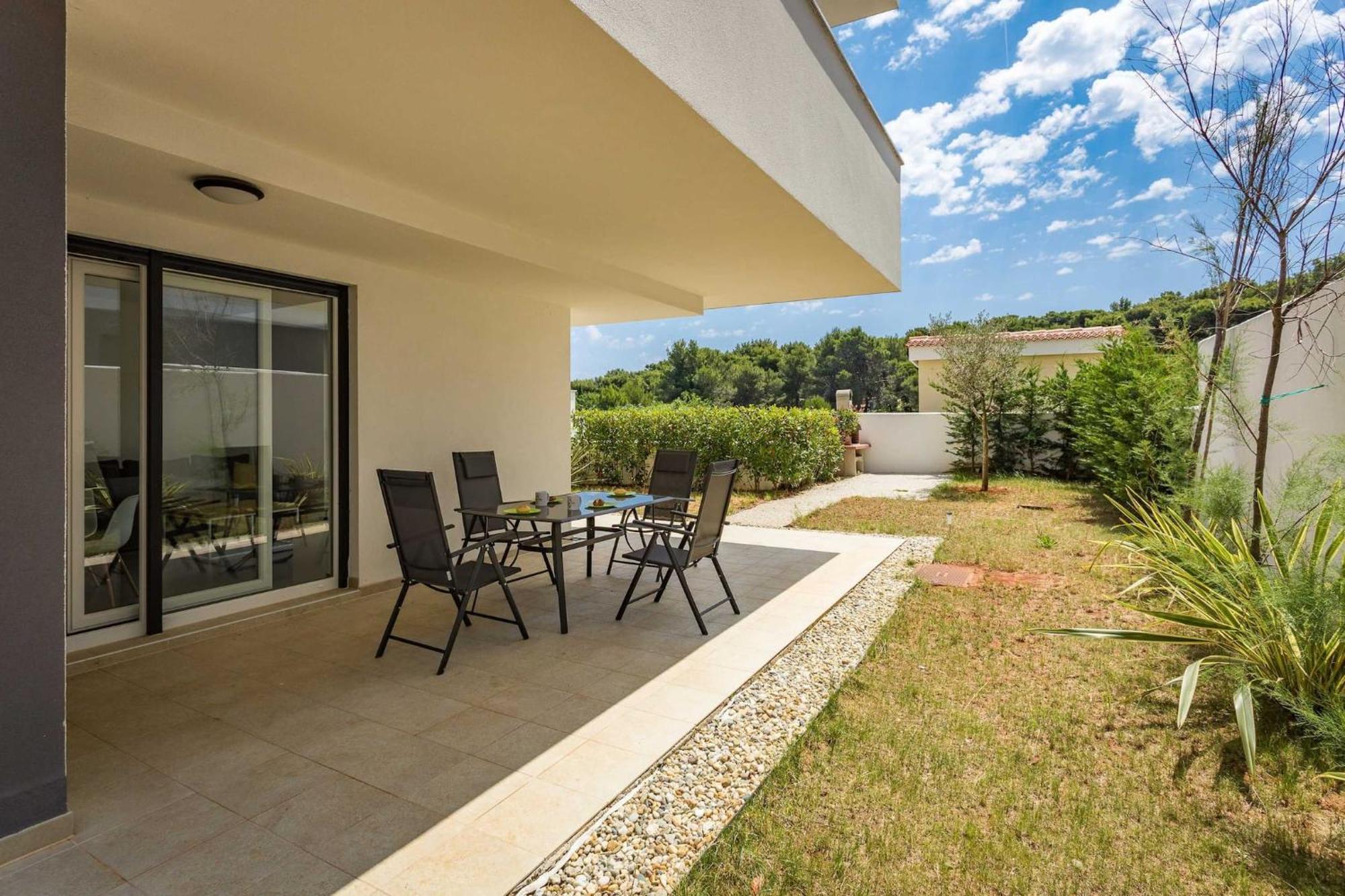 Apartments At Villa Frida Premantura Εξωτερικό φωτογραφία