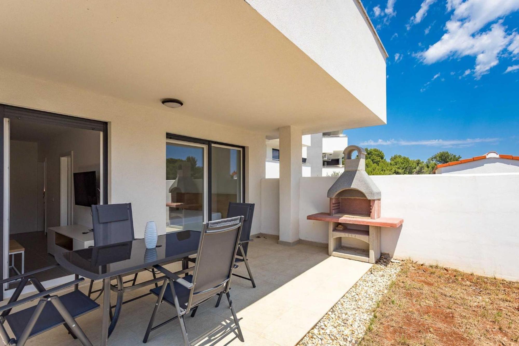 Apartments At Villa Frida Premantura Εξωτερικό φωτογραφία
